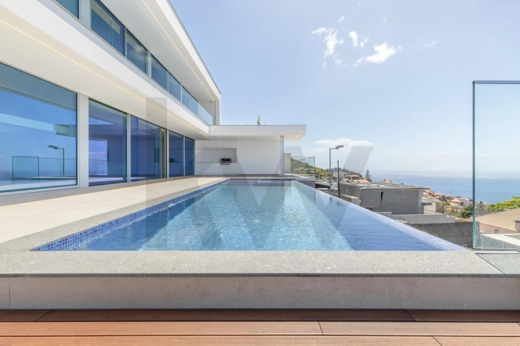 Moradia T4 para Venda em Funchal (Santa Maria Maior) Foto 78