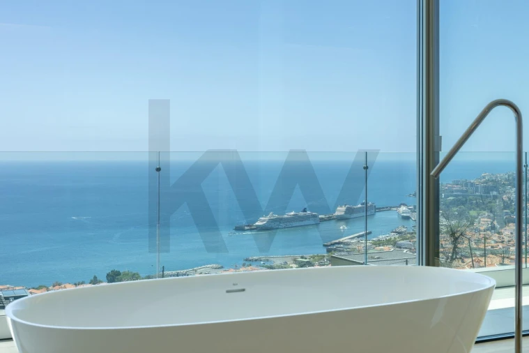 Moradia T4 para Venda em Funchal (Santa Maria Maior) Foto 44