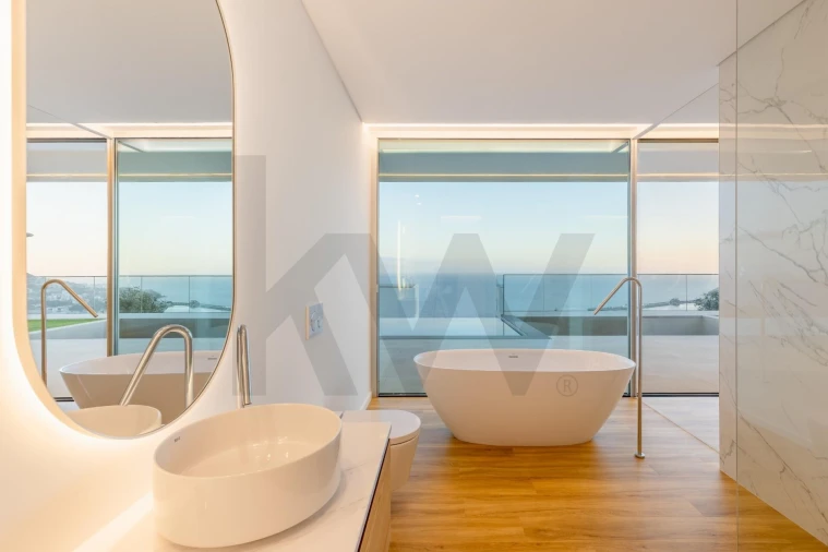 Moradia T4 para Venda em Funchal (Santa Maria Maior) Foto 82