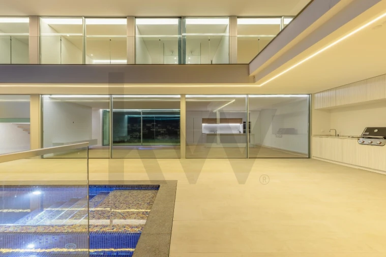 Moradia T4 para Venda em Funchal (Santa Maria Maior) Foto 90