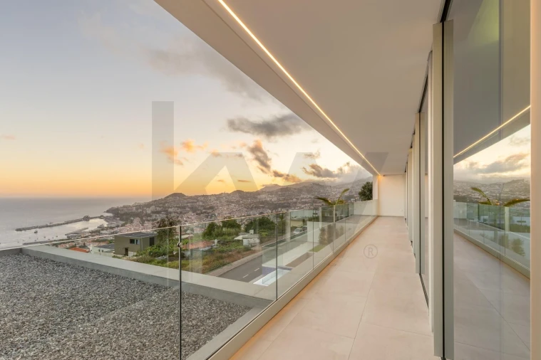 Moradia T4 para Venda em Funchal (Santa Maria Maior) Foto 85