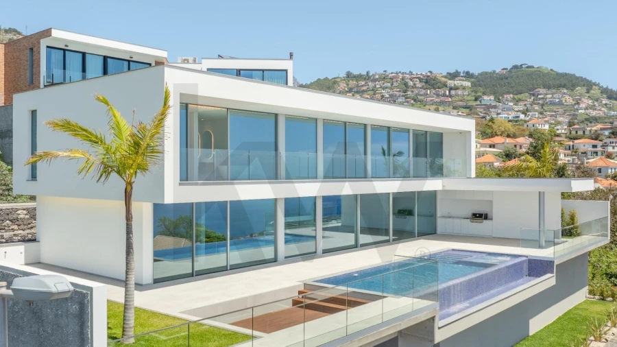 Moradia T4 para Venda em Funchal (Santa Maria Maior)