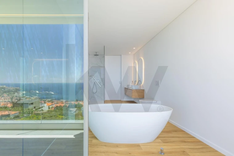 Moradia T4 para Venda em Funchal (Santa Maria Maior) Foto 46