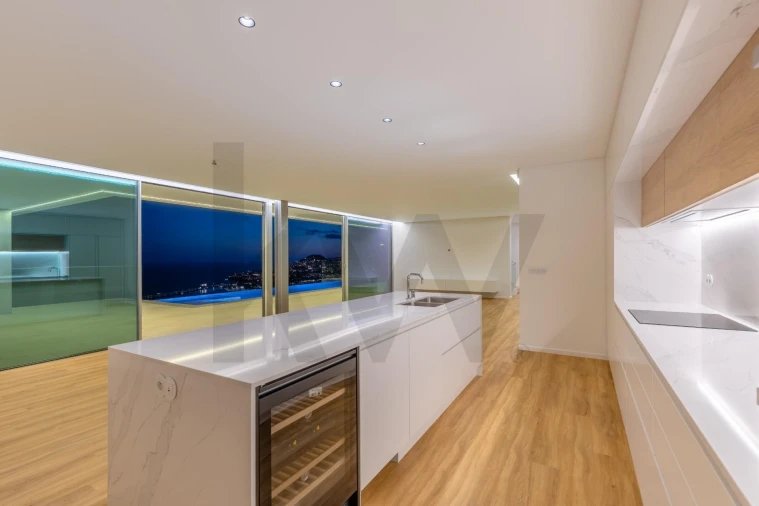 Moradia T4 para Venda em Funchal (Santa Maria Maior) Foto 20