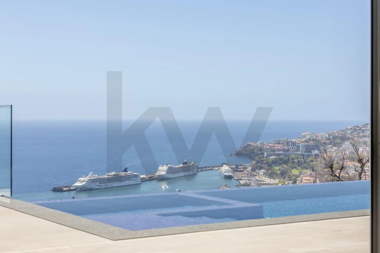 Moradia T4 para Venda em Funchal (Santa Maria Maior) Foto 11