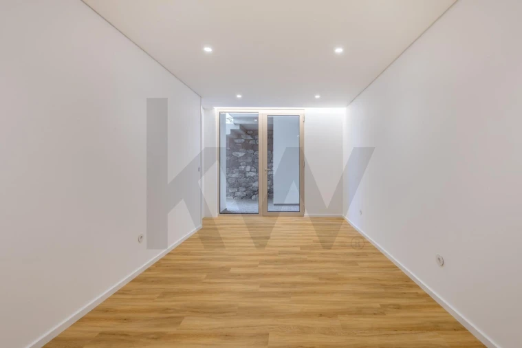 Moradia T4 para Venda em Funchal (Santa Maria Maior) Foto 71