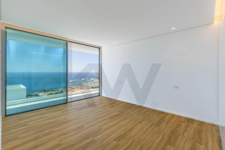 Moradia T4 para Venda em Funchal (Santa Maria Maior) Foto 55