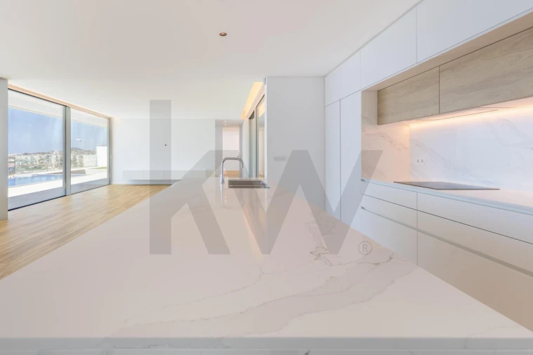 Moradia T4 para Venda em Funchal (Santa Maria Maior) Foto 23