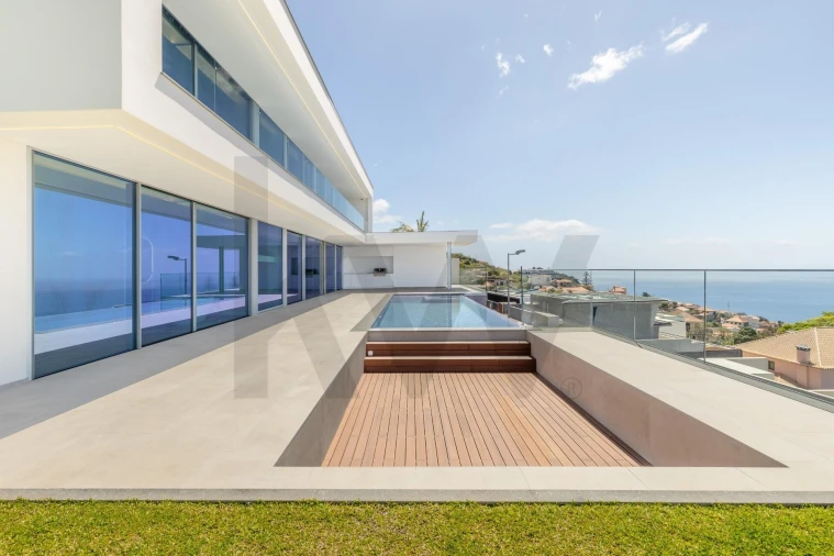 Moradia T4 para Venda em Funchal (Santa Maria Maior) Foto 13