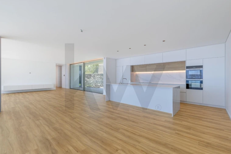 Moradia T4 para Venda em Funchal (Santa Maria Maior) Foto 22