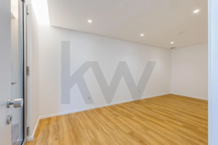 Moradia T4 para Venda em Funchal (Santa Maria Maior) Foto 70