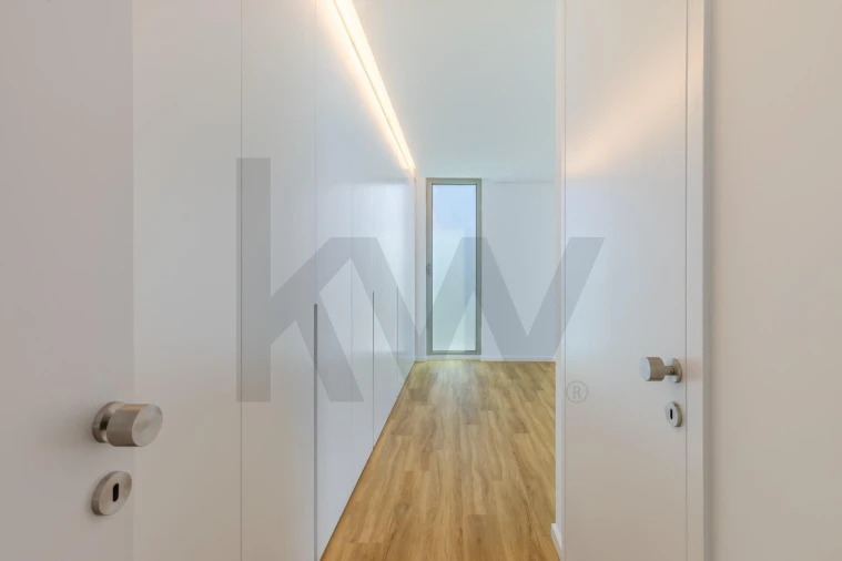 Moradia T4 para Venda em Funchal (Santa Maria Maior) Foto 60