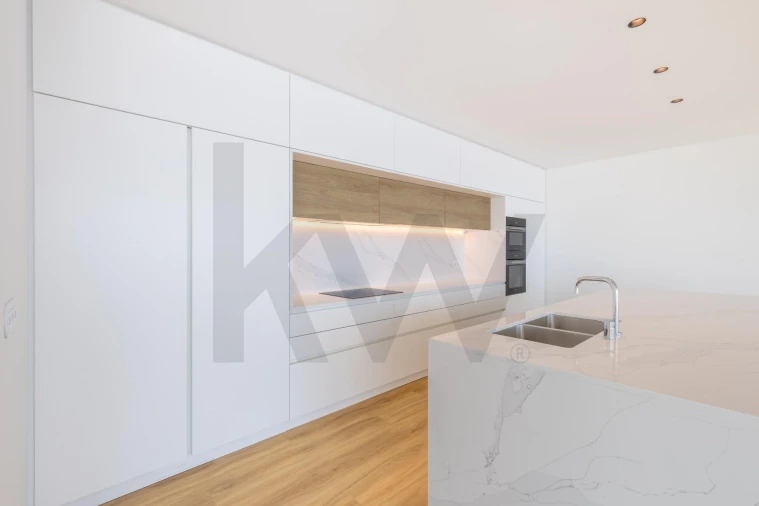 Moradia T4 para Venda em Funchal (Santa Maria Maior) Foto 24