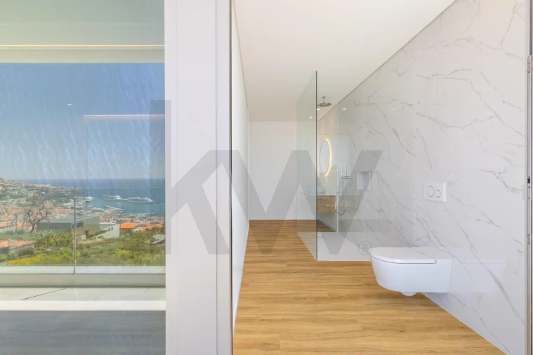 Moradia T4 para Venda em Funchal (Santa Maria Maior) Foto 59