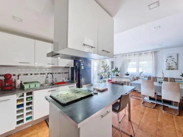 Moradia T3 para Venda em Santa Maria, São Pedro e Sobral da Lagoa