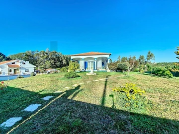 Moradia T3 para Venda em Santa Maria, São Pedro e Sobral da Lagoa