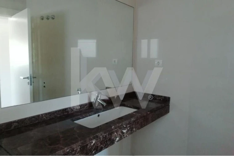 Moradia T4 para Venda em Queluz e Belas Foto 21