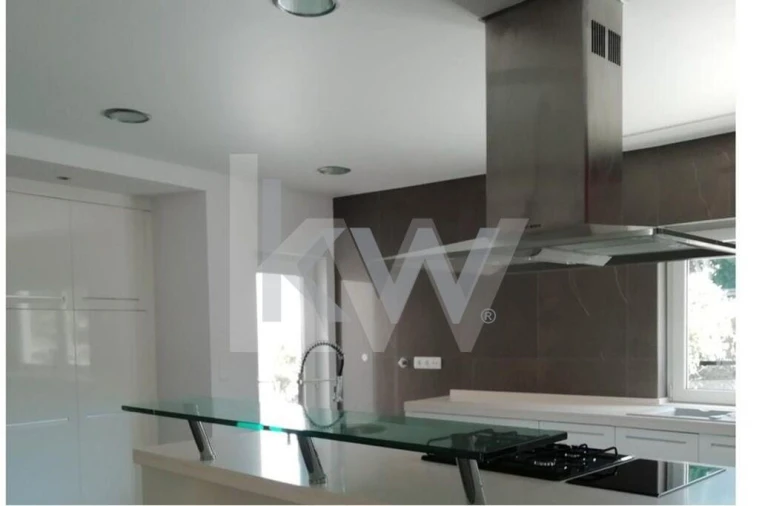 Moradia T4 para Venda em Queluz e Belas Foto 13