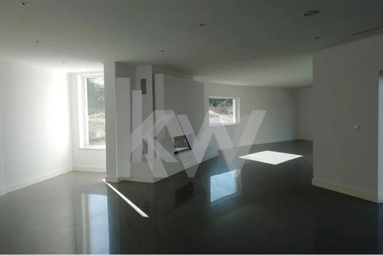 Moradia T4 para Venda em Queluz e Belas Foto 8