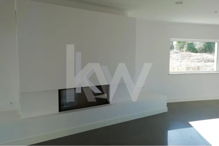 Moradia T4 para Venda em Queluz e Belas Foto 6