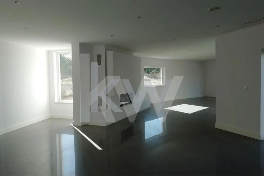 Moradia T4 para Venda em Queluz e Belas Foto 8