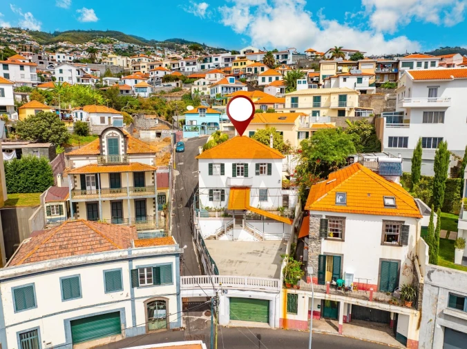 Moradia T4 para Venda em Funchal (Santa Maria Maior) Foto 6