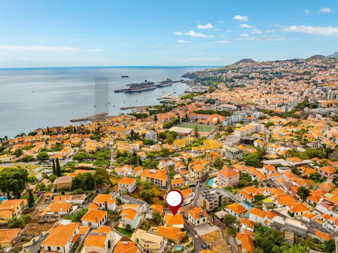 Moradia T4 para Venda em Funchal (Santa Maria Maior) Foto 5