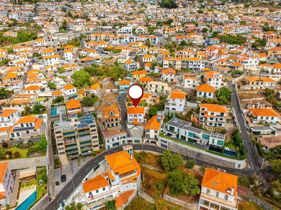 Moradia T4 para Venda em Funchal (Santa Maria Maior) Foto 28