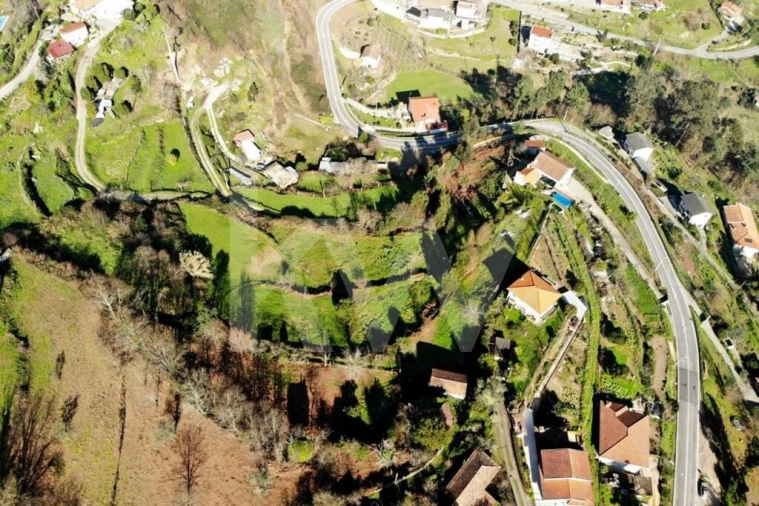 Terreno para Venda em Paredes de Viadores e Manhuncelos Foto 2