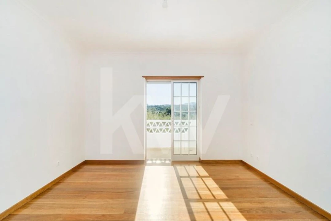 Moradia T5 para Venda em Colares Foto 24