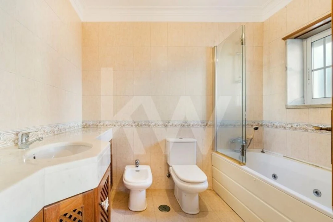 Moradia T5 para Venda em Colares Foto 33