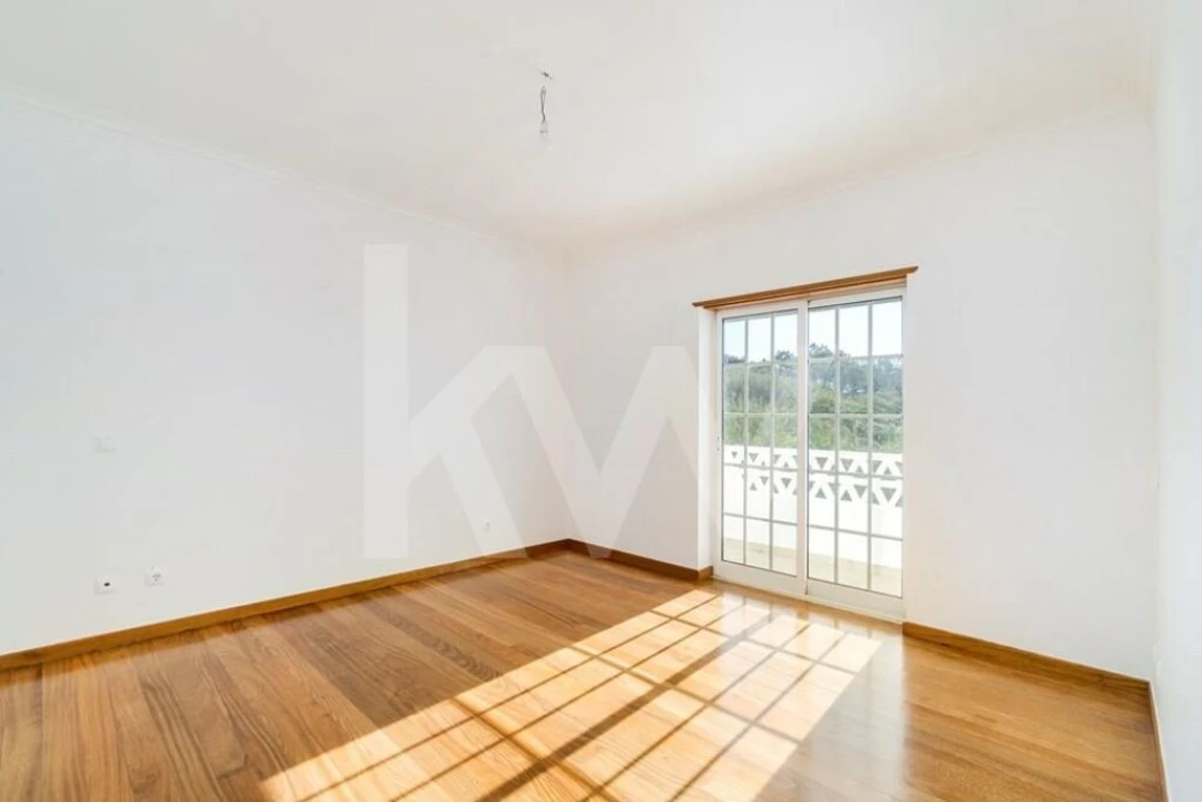 Moradia T5 para Venda em Colares Foto 23