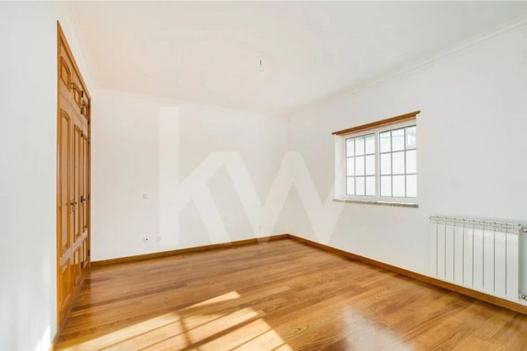 Moradia T5 para Venda em Colares Foto 13