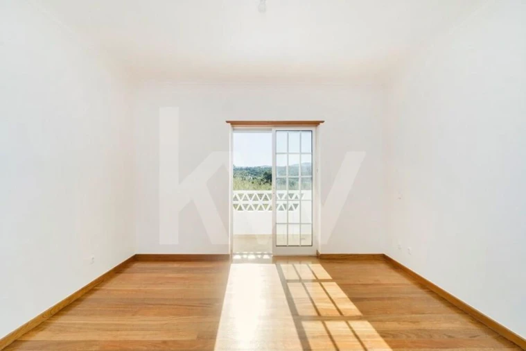 Moradia T5 para Venda em Colares Foto 24