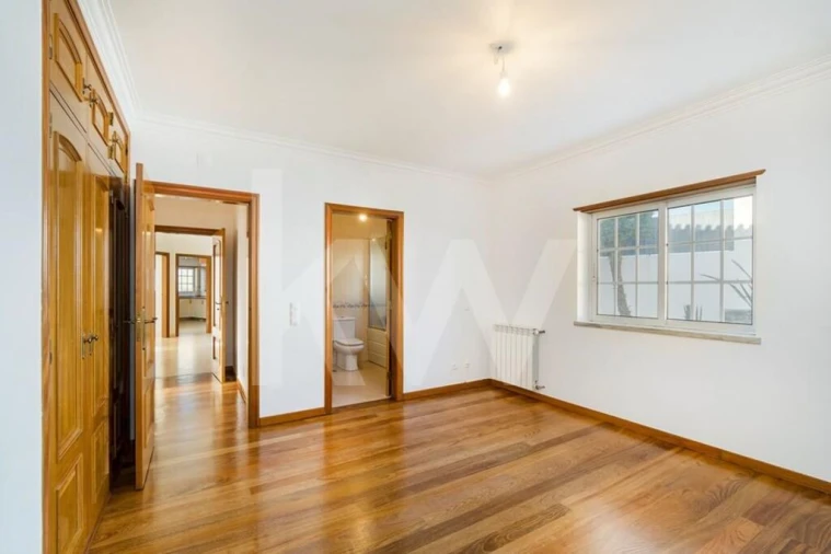 Moradia T5 para Venda em Colares Foto 12