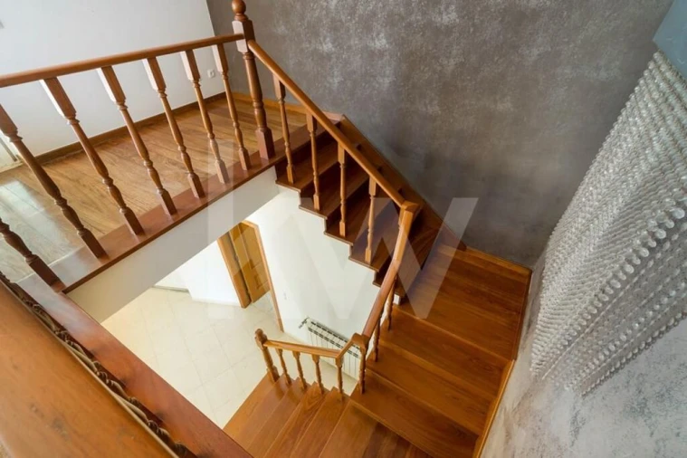 Moradia T5 para Venda em Colares Foto 16