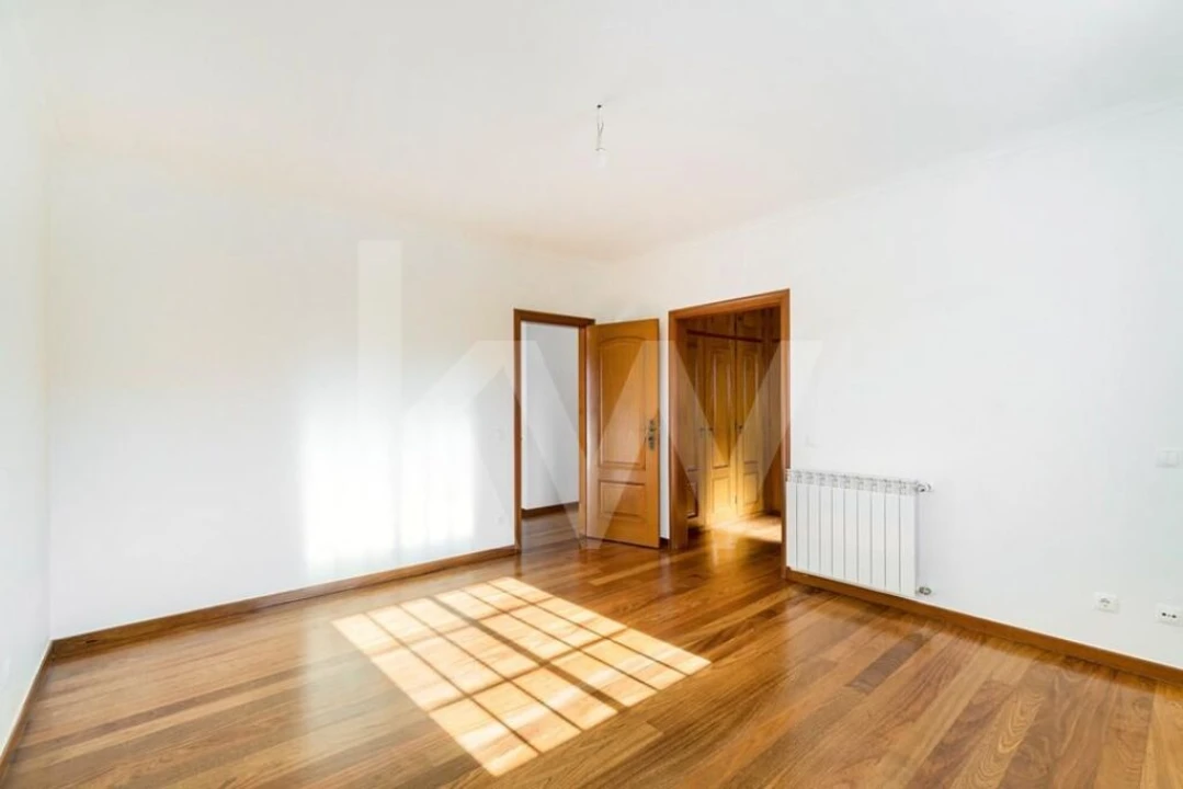 Moradia T5 para Venda em Colares Foto 20