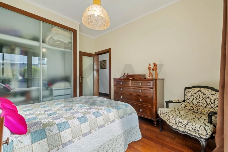 Moradia T3 para Venda em Caniço Foto 32