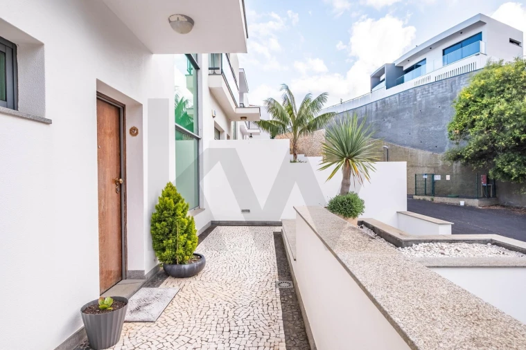 Moradia T3 para Venda em Caniço Foto 40