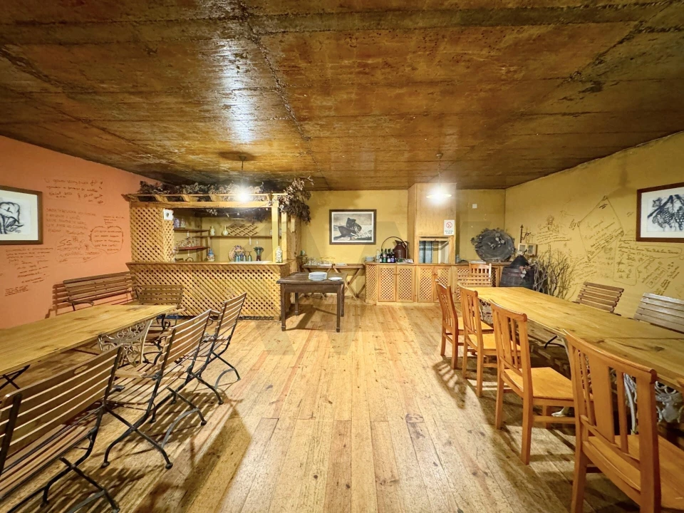 Moradia T4 para Venda em Prazeres Foto 3