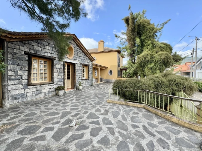 Moradia T4 para Venda em Prazeres Foto 37