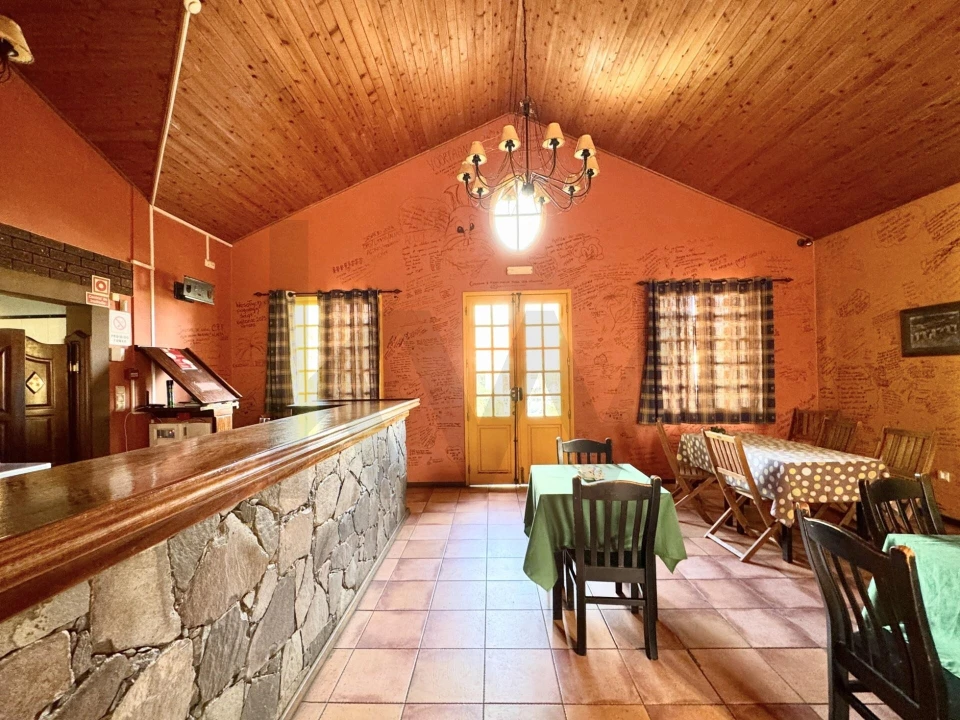 Moradia T4 para Venda em Prazeres Foto 2