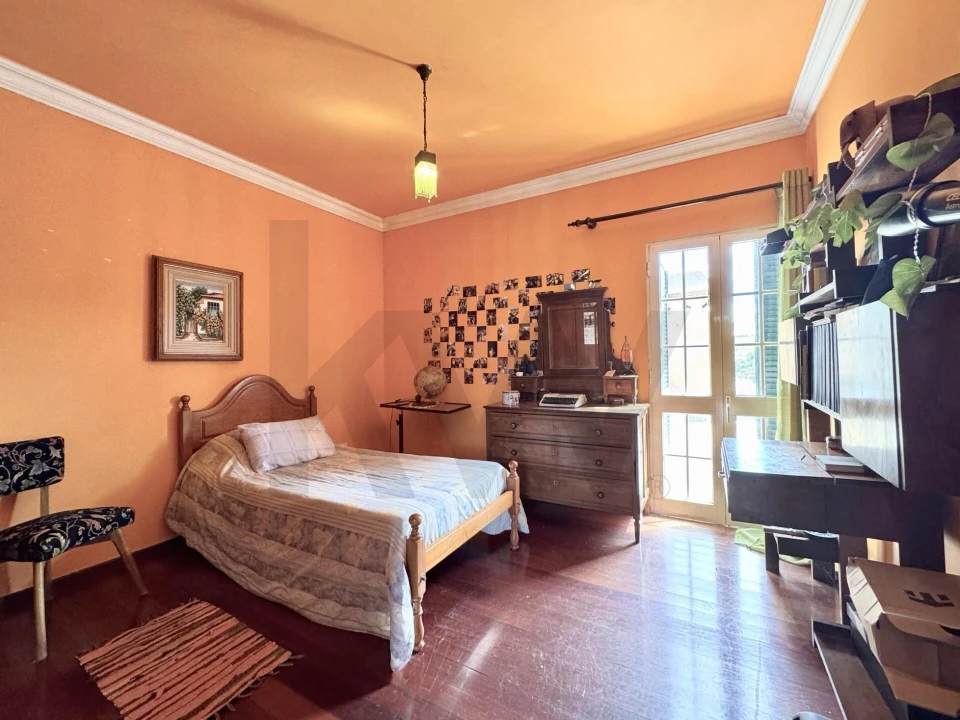 Moradia T4 para Venda em Prazeres Foto 12