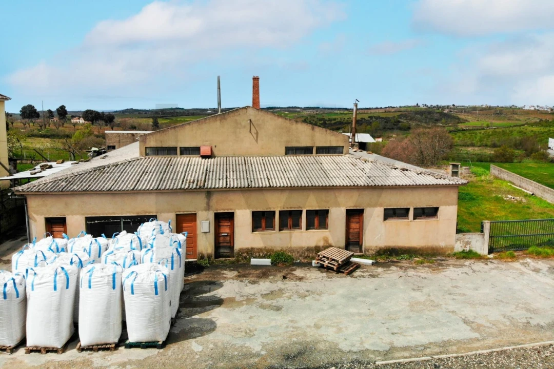 Armazém para Venda em To Foto 41