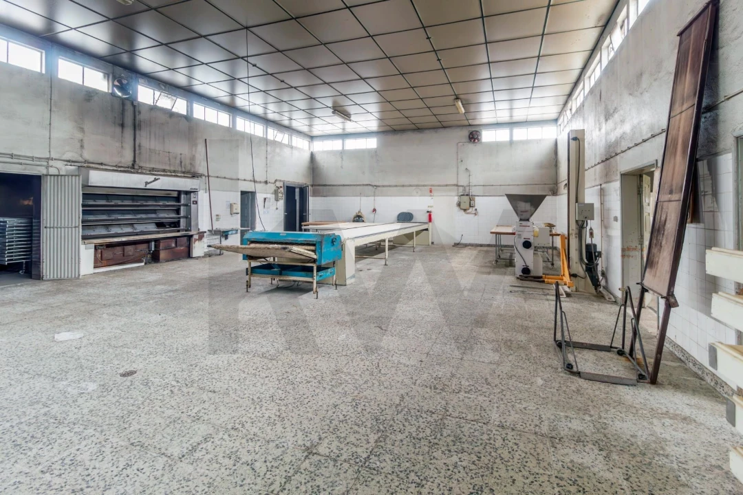 Armazém para Venda em To Foto 21