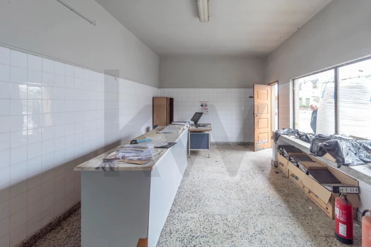 Armazém para Venda em To Foto 14