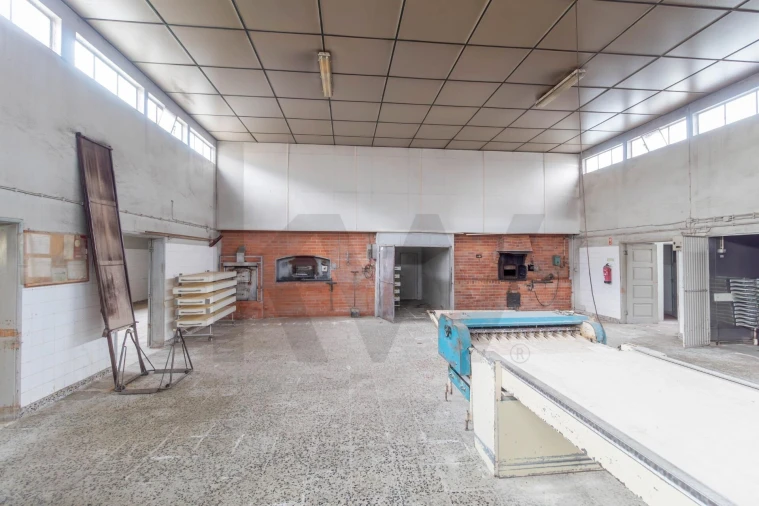 Armazém para Venda em To Foto 26