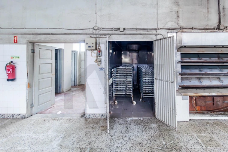 Armazém para Venda em To Foto 30