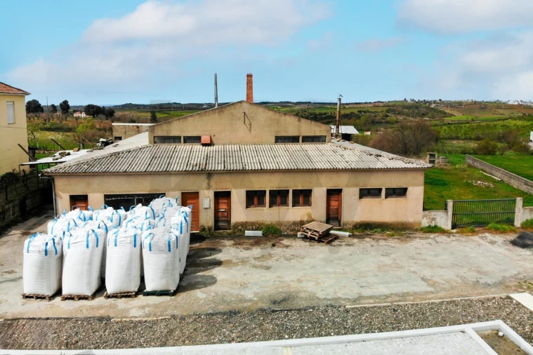 Armazém para Venda em To Foto 40