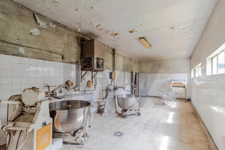 Armazém para Venda em To Foto 4